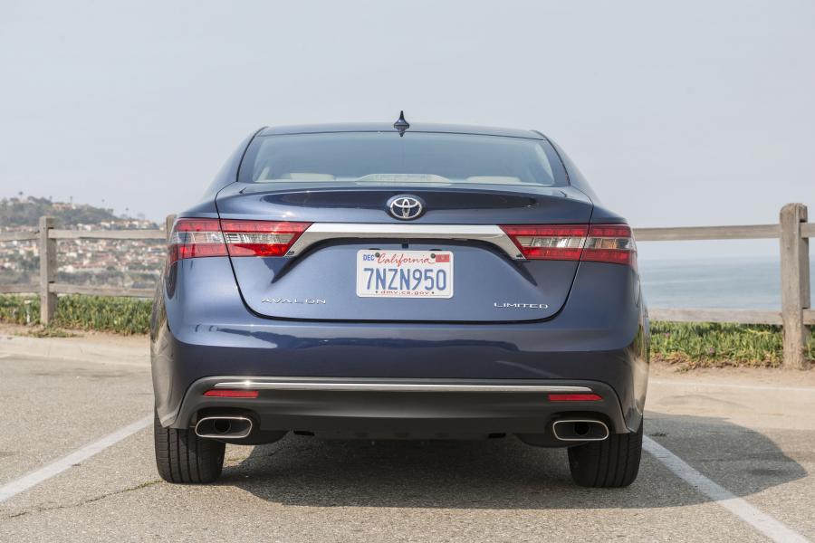 Toyota Avalon Limited 2015 года  (NA) (фото 25 из 31)